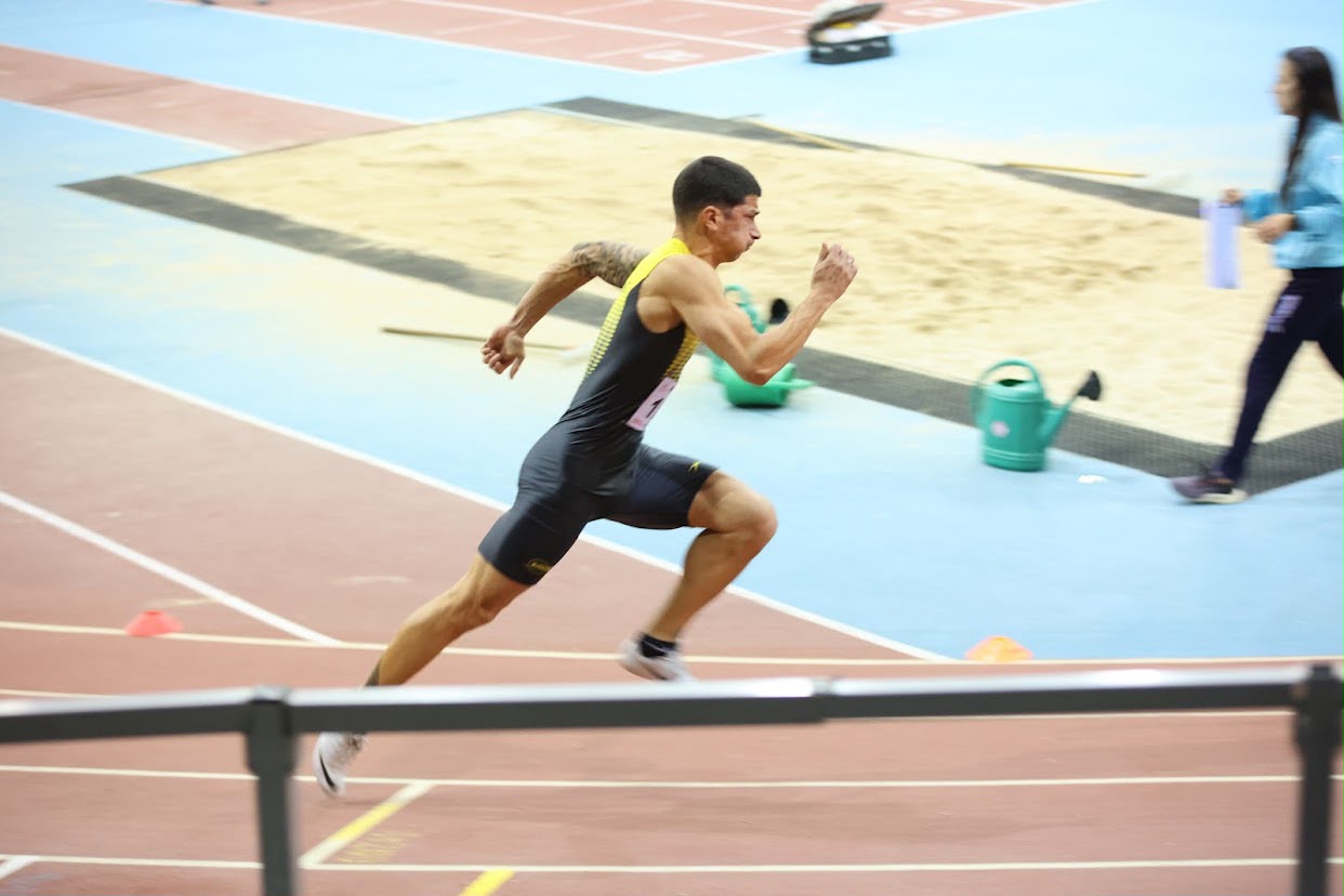 Walter Rotela en plena aceleración sobre la pista